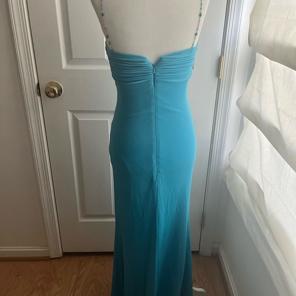 Beautiful blue gown - Picture 5 of 8